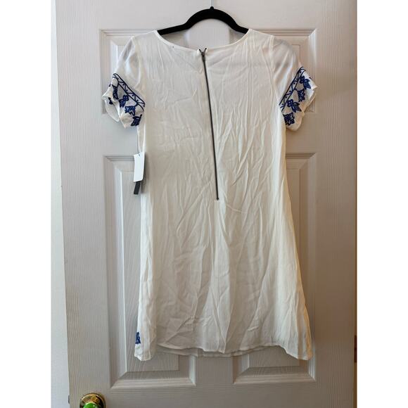Cute White Lulus Dress with Blue Accent Size XSmall - Picture 3 of 7